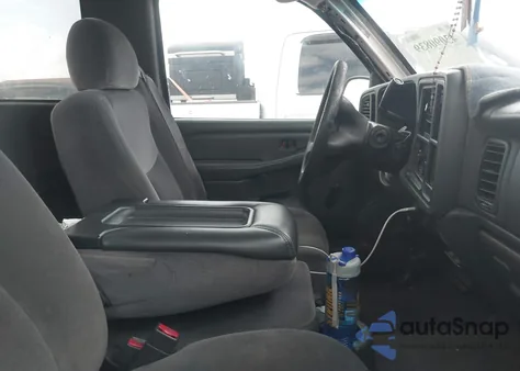 2005 GMC Sierra 1500 from USA, damaged, VIN 1GTEC14X05Z228660